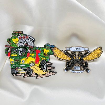 China Lapel Pin Manufacturers Soft Enamel Custom Pins Metal logo with Backing Card