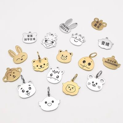 สายกุญแจแอนเนมัลแข็งแบบกําหนดเองที่มีทองคํา / เงิน Plating และ Sandblast ด้านหลังสําหรับการใช้โปรโมชั่น