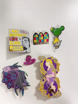 ราคาดี ปิ้นเลปเปิ้ลโลหะตามสั่ง พร้อมโลโก้ส่วนบุคคล สีกระจ่างกระจ่าง และตัวเลือกขนาดของลูกค้า ออนไลน์