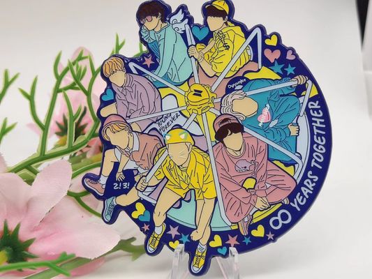 เข็มกลัดติดปกเสื้อแบบกำหนดเอง: เครื่องประดับที่สมบูรณ์แบบในโรงเรียนและบริษัทต่างๆ พร้อมป้ายชื่อแบบกำหนดเอง
