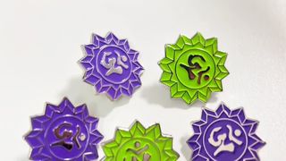 โซลูชันการสร้างแบรนด์พินเคลือบแบบกำหนดเอง